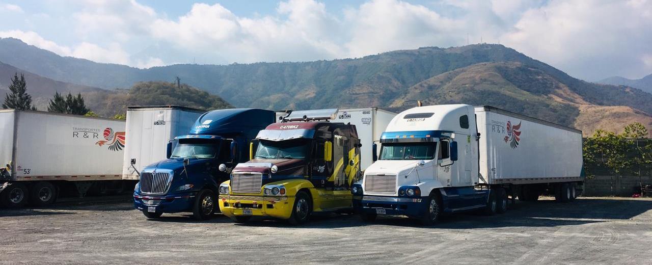 Unidades de Transportes R & R listas para ruta